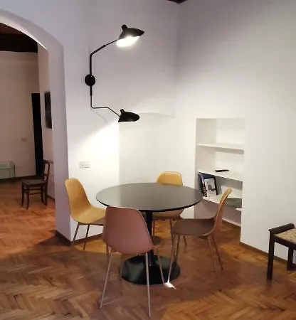 Enchanting With Patio, Lungarno Apartment