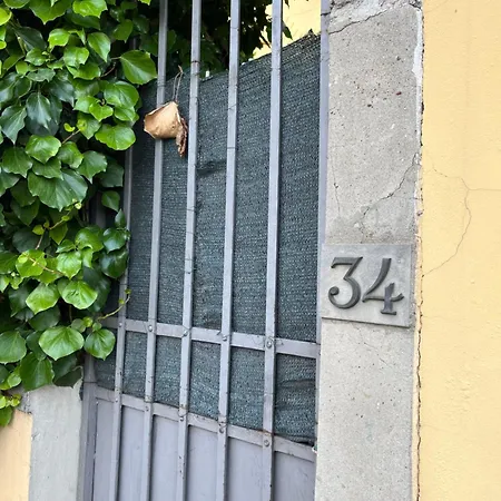 Apartament Enchanting With Patio, Lungarno *