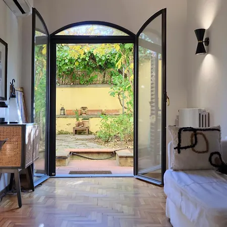 Enchanting With Patio, Lungarno Florence