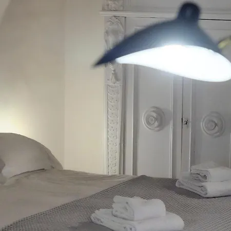 Enchanting With Patio, Lungarno Appartement Florence